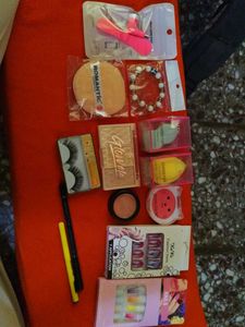 Beauty Bundle: Bracelet &amp; Powder Puff