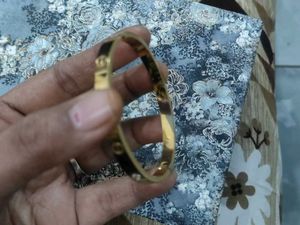 Elegant Gold Bangle Bracelet