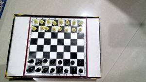 Black And White Chess Board Set
