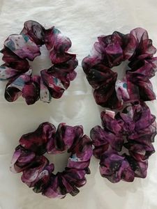 Pink Print Scrunchie..
