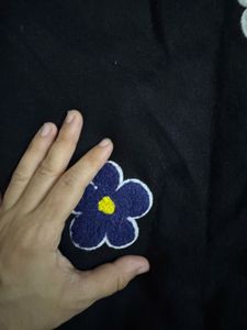 korean Floral Black Sweater (buy1 G1)