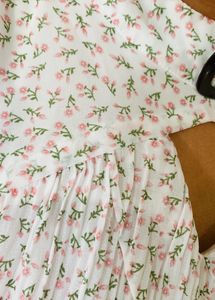 White Floral Top🌸