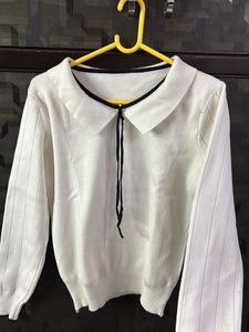 PURE WHITE WOOLLEN SWEATER