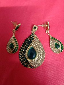 Green Stone Jewelry Set