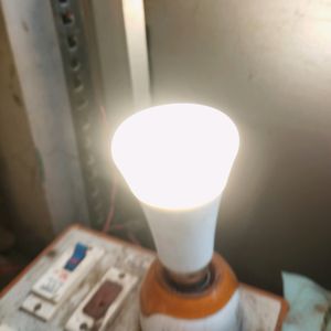 10 WHAT LED BULB 💡 MOM WHITE COLOUR PACK OF 1 COMBO ORDER KARNE PER EK JHALAR MERI TARAF SE FREE