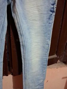 Stylish Light Wash Jeans