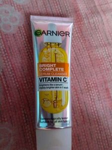 Vitamin C Bright Complete Serum Cleanser