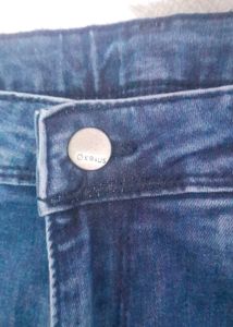 dark blue (majorly)Kraus brand new like jeans