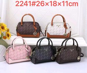 MICHAEL KORS DOVER SMALL SLING BAG WDOUT BOX