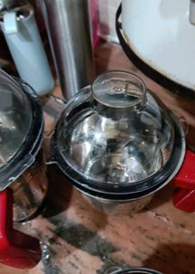 USHA Thunderbolt Mixer With 3mixers