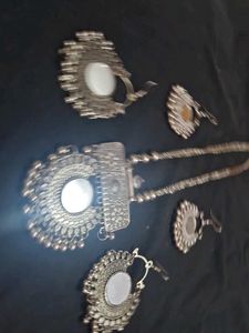 Silver Tone Necklace &amp; Earring Set