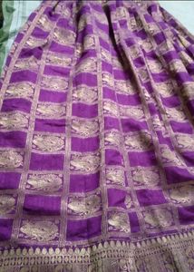 Ethnic gown with lining