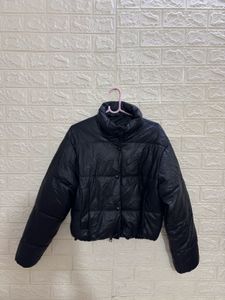 Chic Black Puffer Jacket for Women