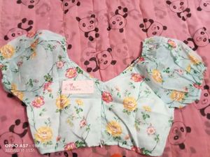 Floral Print Crop Top 10% Discount