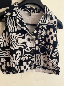 Zara Black &amp; White Print Sleeveless Top