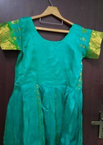 Elegant original PATTU Green &amp; Gold Maxi Dress