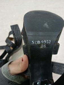 Elegant Black shine Heels