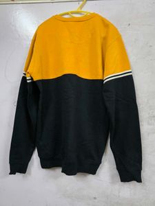 Stylish Two-Tone Sweatshirt