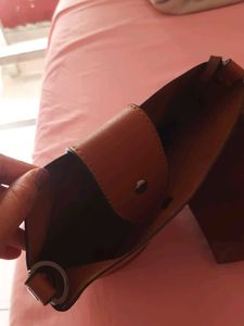 Elegant Brown Handbag
