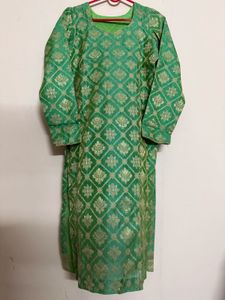 🆕 Emerald Green Brocade Kurti