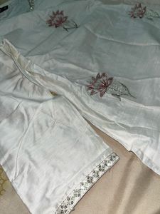 Elegant White Embroidered Kurta