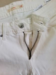 Levi&#39;s White Denim Jeans