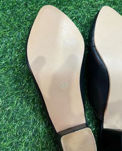 Bella Toes Black Block Heel Mules