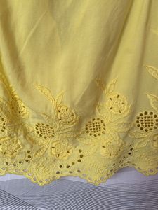 💛 Sunshine Yellow Lace Hem Crop Top 💛