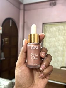 NYKAA Strobe & Glow Highlighter