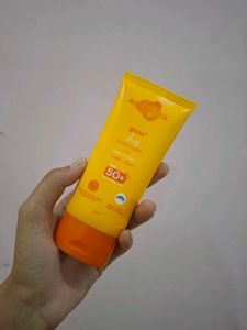 Aqualogica Glow+ Sunscreen