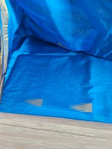 Blue &amp; Gold Patterned Fabric Jari