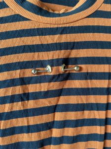 Striped Septum Piercing Detail T-Shirt