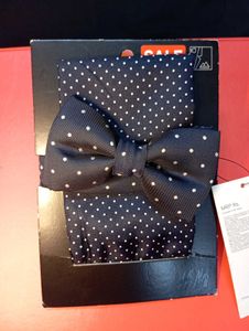 H&amp;M Bow Tie &amp; Pocket Square Set