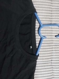 Cuter Black Super Crop Top