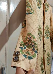 Cream Colour Floral Design Jodhpuri