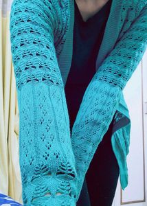 Green Thigh Length Knitted Shrug