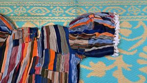 Top Multicolor   Freel  Sleeve .