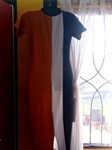 Bodycon Dressed Thora Ganda H Samne