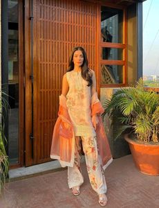 New Stayle Beautiful Pakistani Dress Inpoted Dres