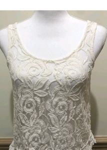 Beutiful Sliveless Lace Top