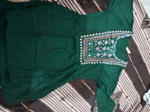 Elegant Green Embroidered Kurta