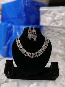White American Diamon Jewellery Set