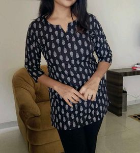 Black Kurti