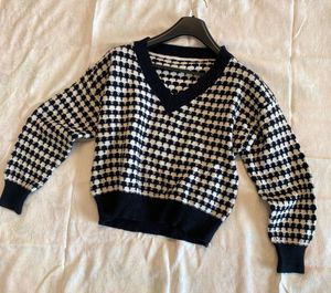 Black N white Pullover Sweater