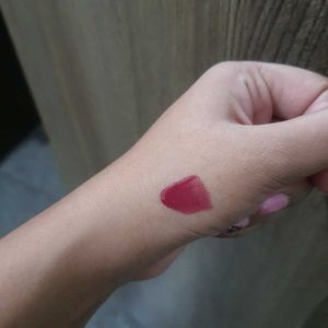 Maybelline Vinyl Lipstick: Unrivalled