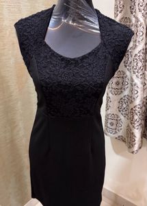 Black Bodycon Dress With Cap Sleeves By AND