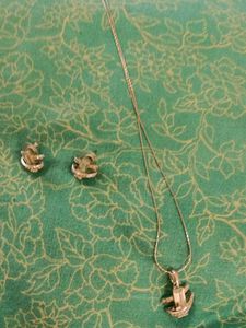 lovely Silver chain with diamond pendant and earri