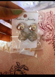 PACK OF 4 STUDS