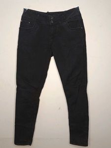 Black High-Waisted Skinny Jeans