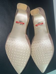 Metro Heels